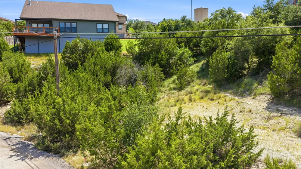 10704 Lake Park Drive Dripping Springs, TX 78620