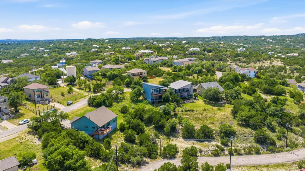 10704 Lake Park Drive Dripping Springs, TX 78620