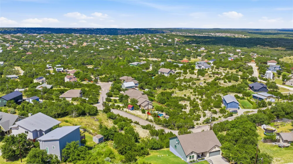 10704 Lake Park Drive Dripping Springs, TX 78620
