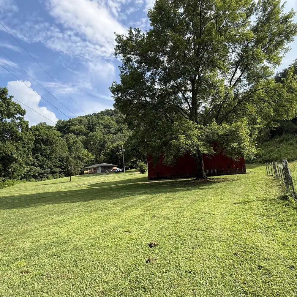 2625 Wartrace Hwy Pleasant Shade, TN 37145
