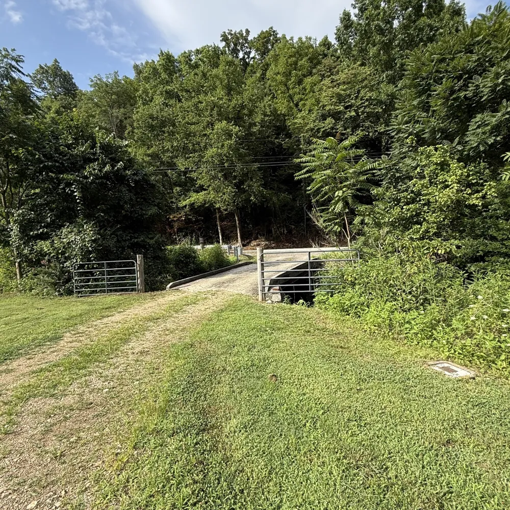 2625 Wartrace Hwy Pleasant Shade, TN 37145