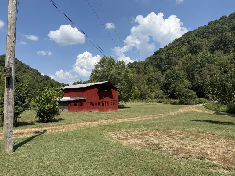 2625 Wartrace Hwy Pleasant Shade, TN 37145