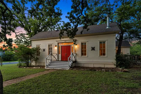 409 Main Street