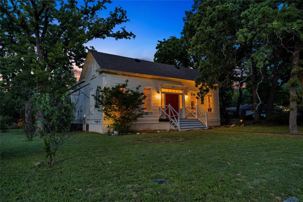 409 Main Street Burnet, TX 78611