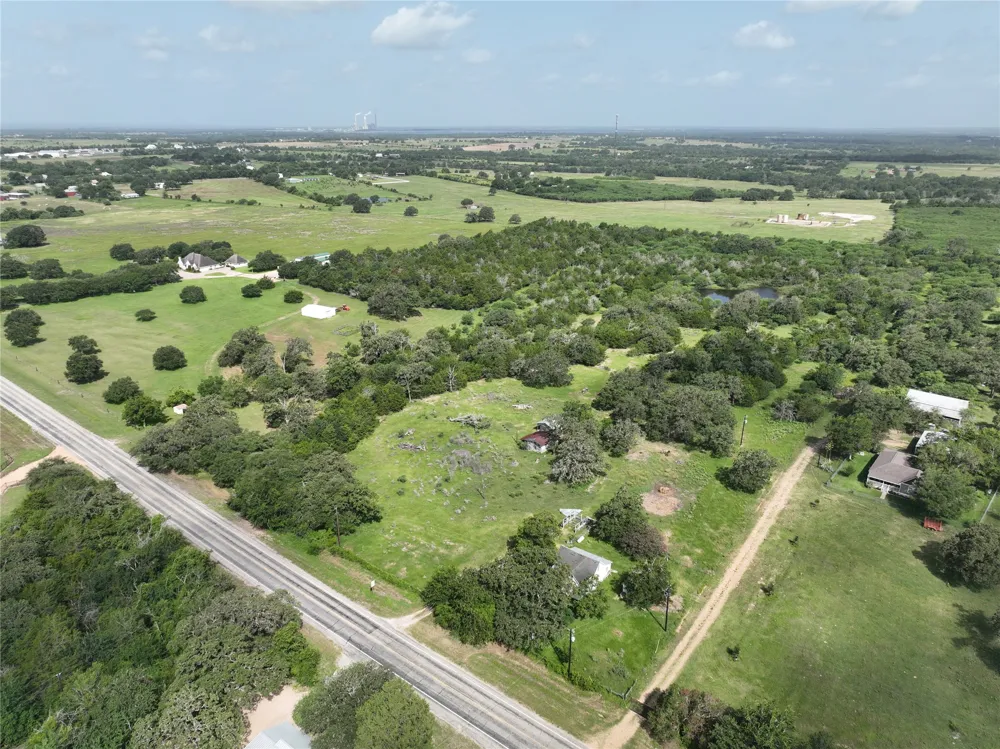 833 E State Highway 159 Fayetteville, TX 78940