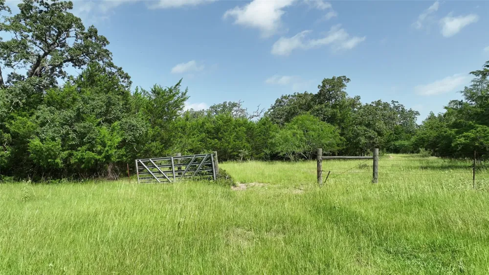833 E State Highway 159 Fayetteville, TX 78940
