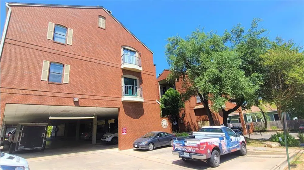 106 E 30TH STREET #308 Austin, TX 78705