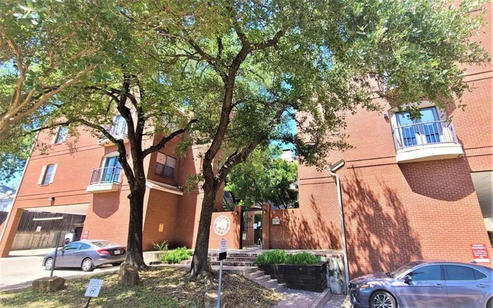 106 E 30TH STREET #308 Austin, TX 78705