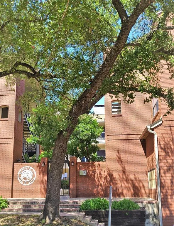 106 E 30TH STREET #308 Austin, TX 78705