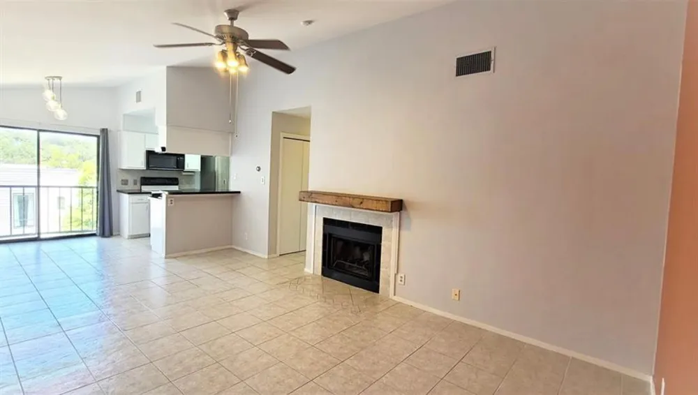 106 E 30TH STREET #308 Austin, TX 78705