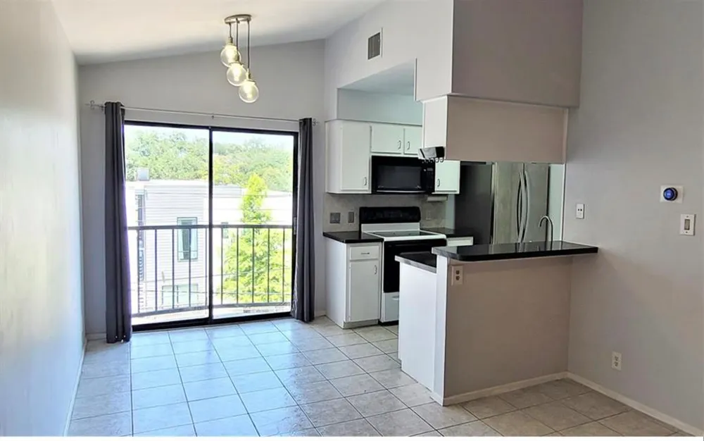 106 E 30TH STREET #308 Austin, TX 78705