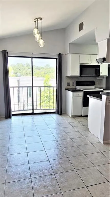 106 E 30TH STREET #308 Austin, TX 78705