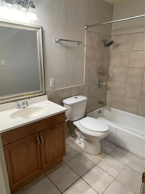 2304 Barton Village Circle #104 Austin, TX 78704