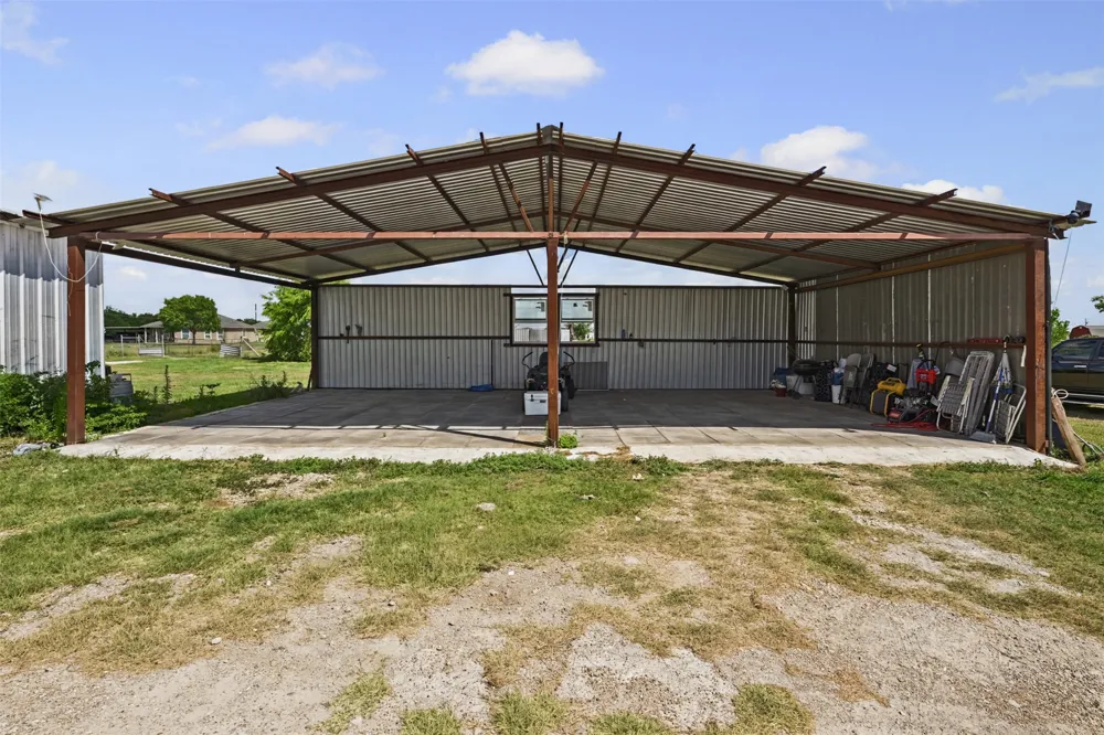 5904 Fm 621 Martindale, TX 78655