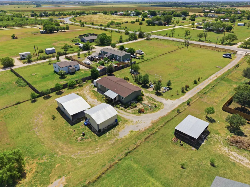 5904 Fm 621 Martindale, TX 78655