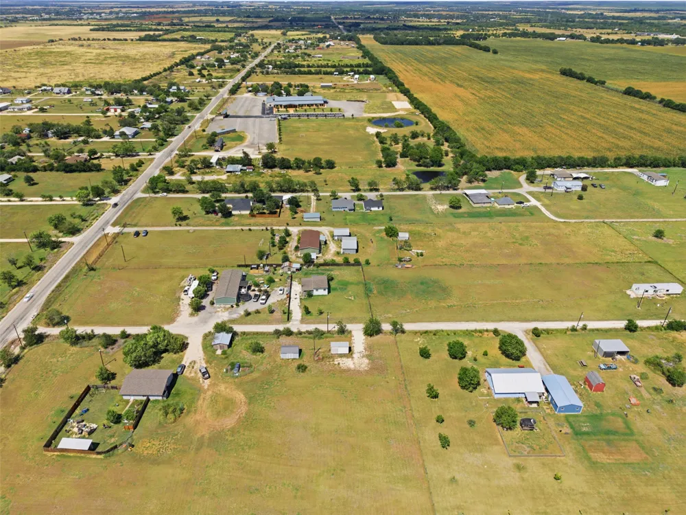 5904 Fm 621 Martindale, TX 78655