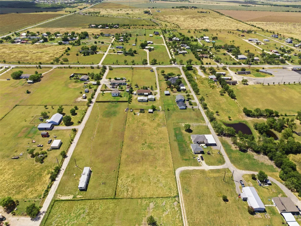 5904 Fm 621 Martindale, TX 78655