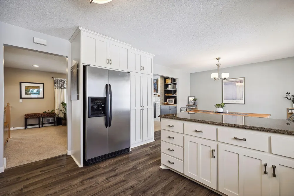 16405 5th Avenue Plymouth, MN 55447