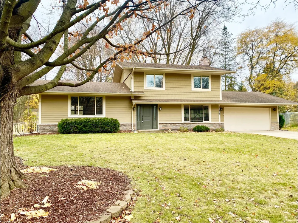 16405 5th Avenue Plymouth, MN 55447