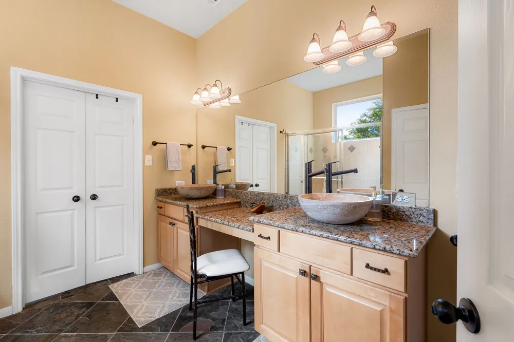 4292 N Us 83 Highway Leakey, TX 78873