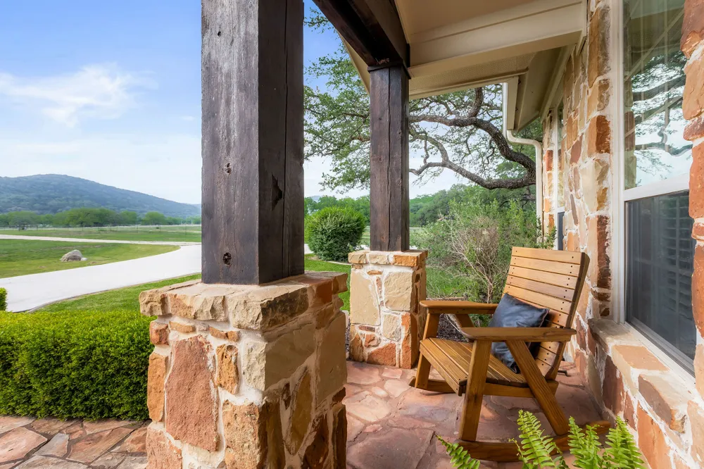4292 N Us 83 Highway Leakey, TX 78873
