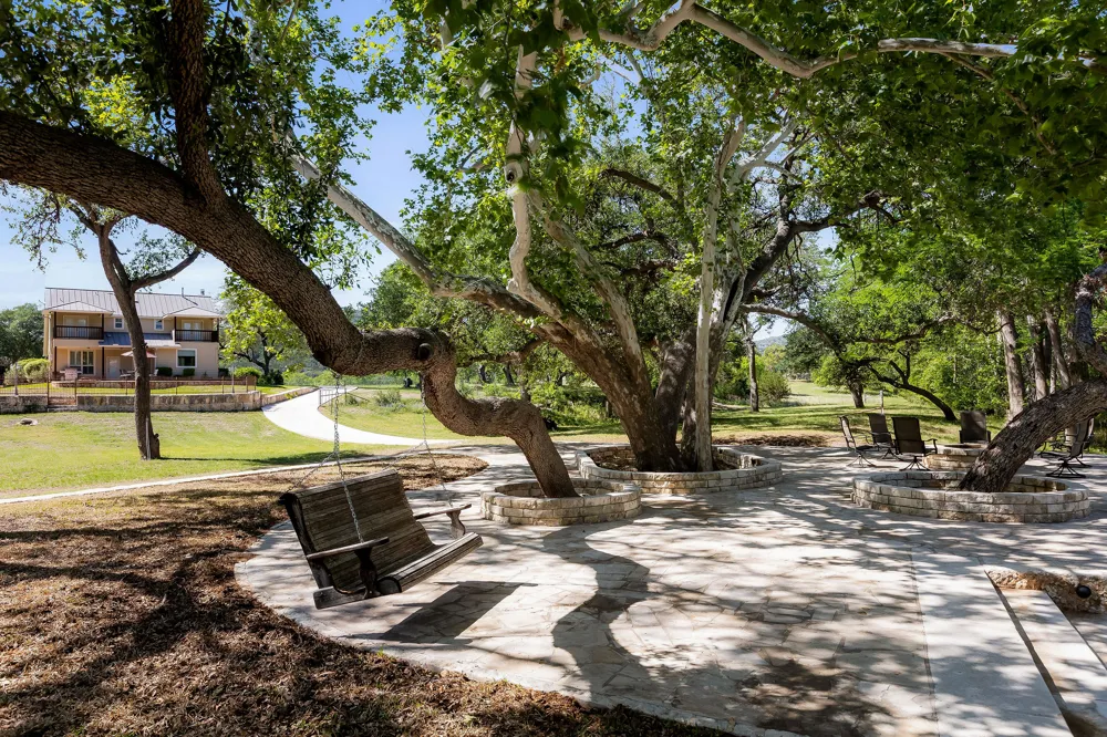4292 N Us 83 Highway Leakey, TX 78873