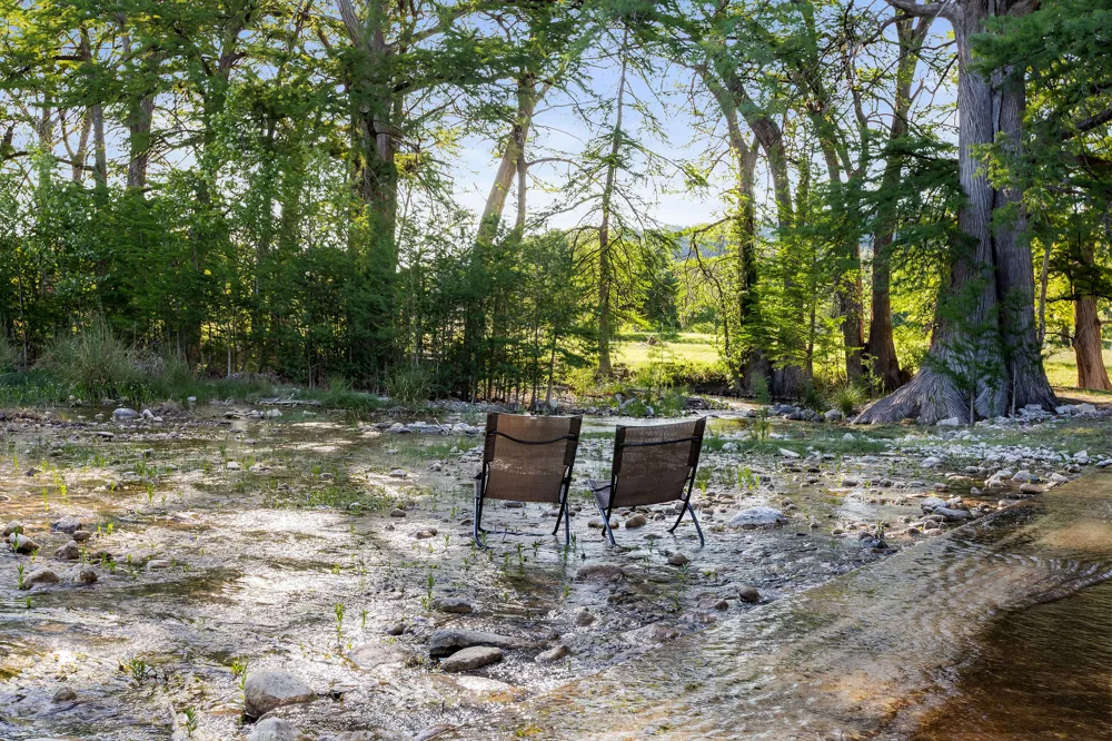 4292 N Us 83 Highway Leakey, TX 78873