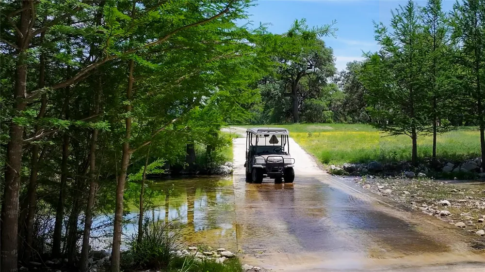 4292 N Us 83 Highway Leakey, TX 78873