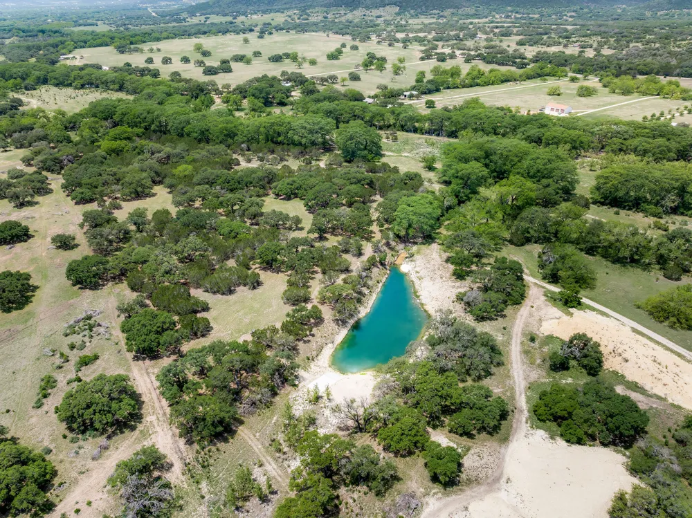 4292 N Us 83 Highway Leakey, TX 78873