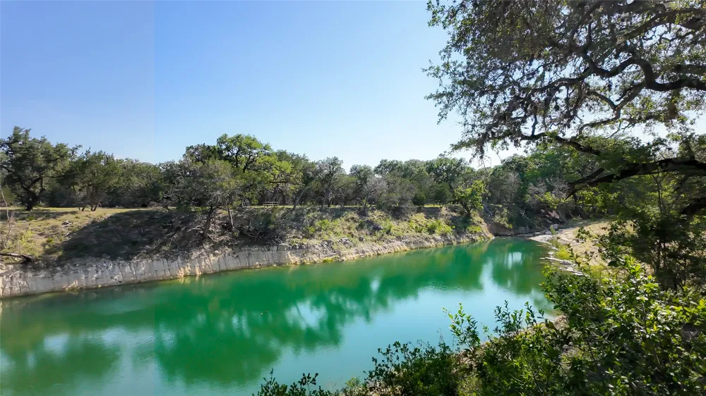 4292 N Us 83 Highway Leakey, TX 78873