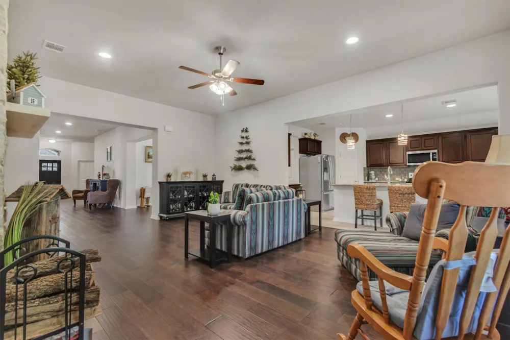 104 Harris Hawk Cove Cedar Creek, TX 78612