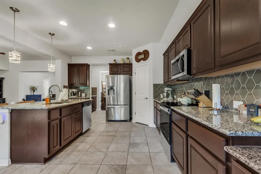 104 Harris Hawk Cove Cedar Creek, TX 78612
