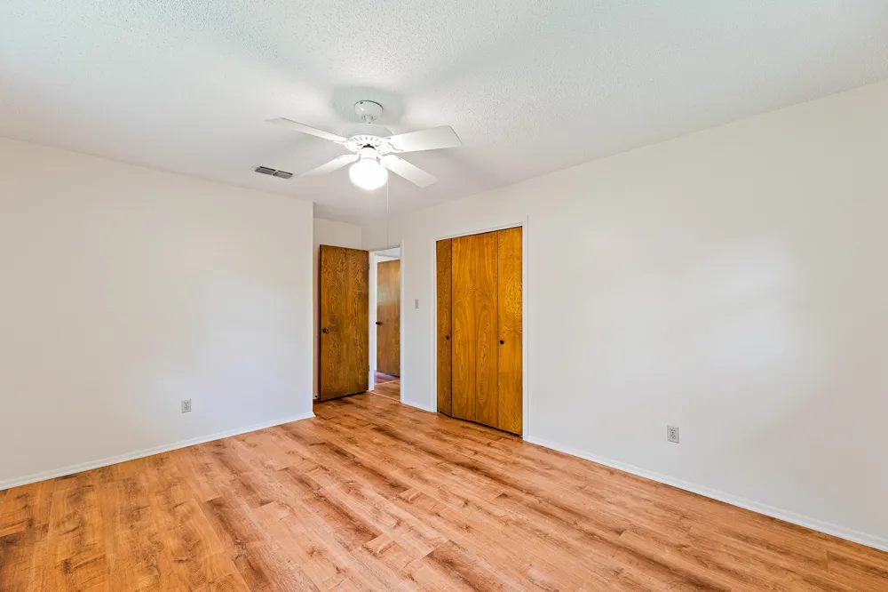 215 Memorial Drive Luling, TX 78648