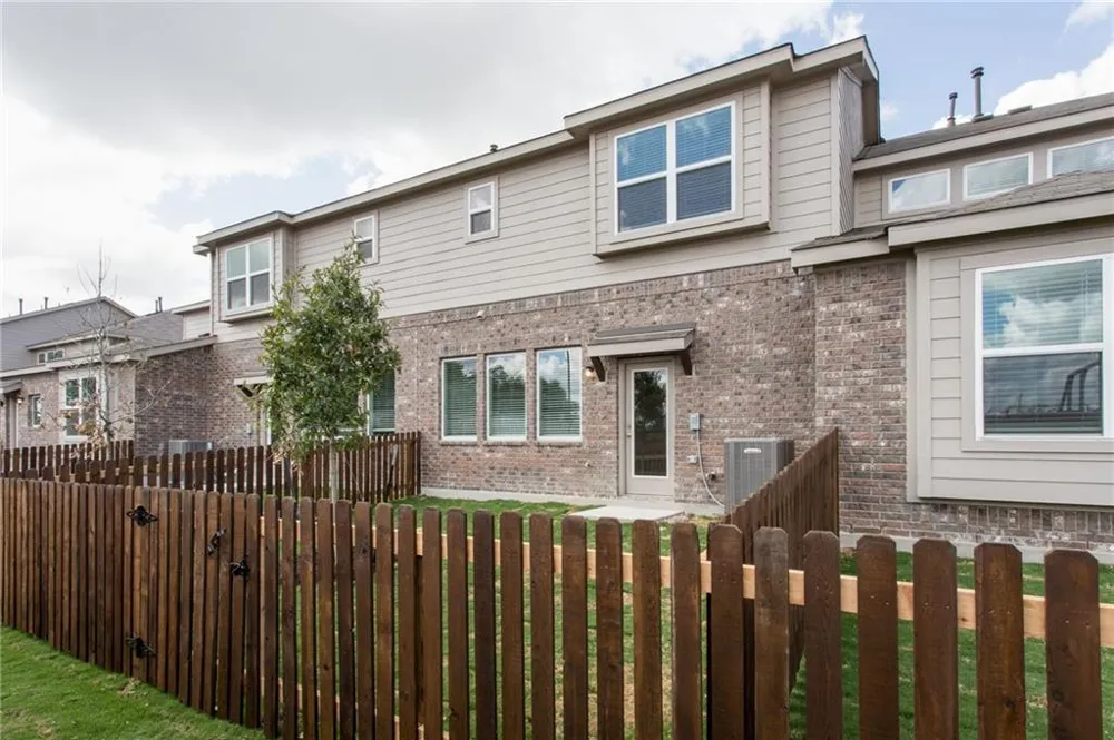 17303 C Leafroller Drive Pflugerville, TX 78660