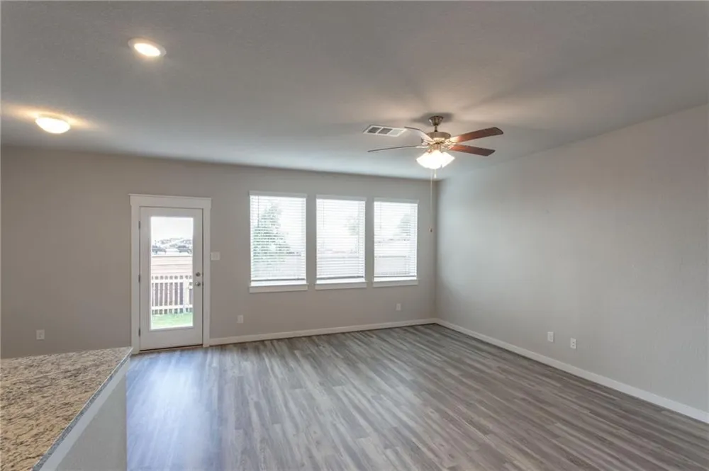 17303 C Leafroller Drive Pflugerville, TX 78660