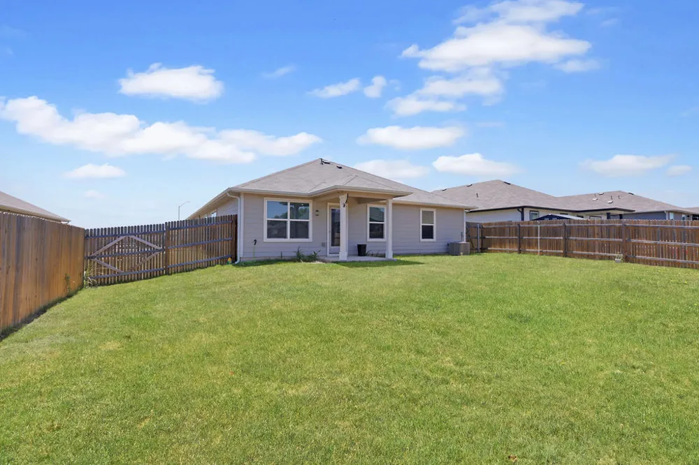 121 Bunting Lane Bertram, TX 78605