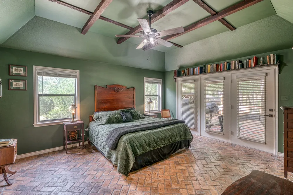 600 Avenida Serena Marble Falls, TX 78654