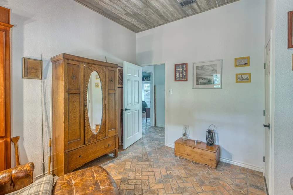 600 Avenida Serena Marble Falls, TX 78654