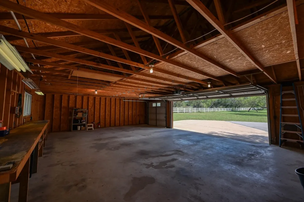 600 Avenida Serena Marble Falls, TX 78654