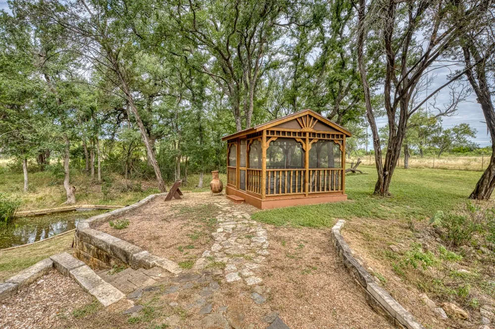 600 Avenida Serena Marble Falls, TX 78654