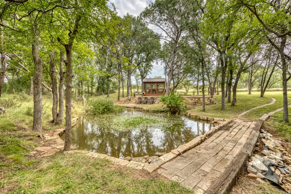 600 Avenida Serena Marble Falls, TX 78654