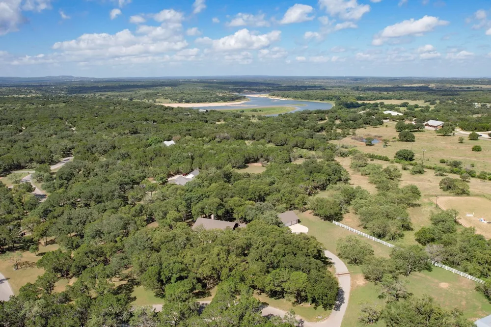 600 Avenida Serena Marble Falls, TX 78654