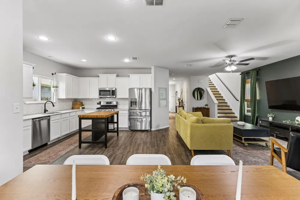 2851 Brand Iron Drive San Marcos, TX 78666