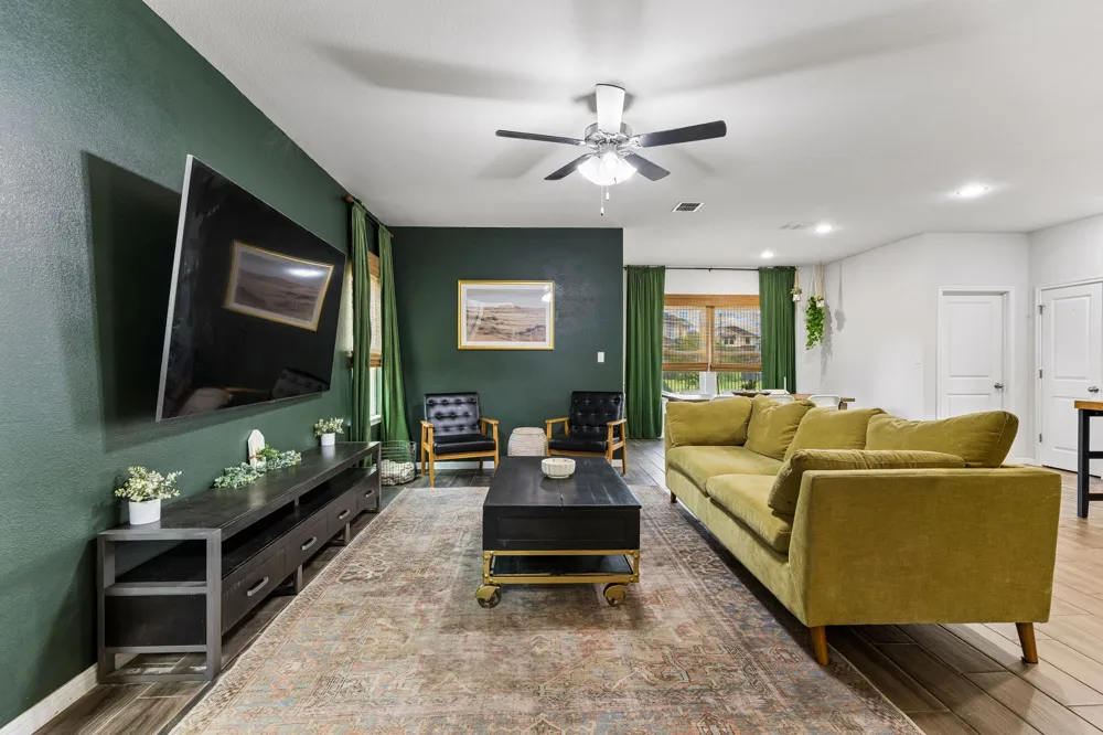 2851 Brand Iron Drive San Marcos, TX 78666