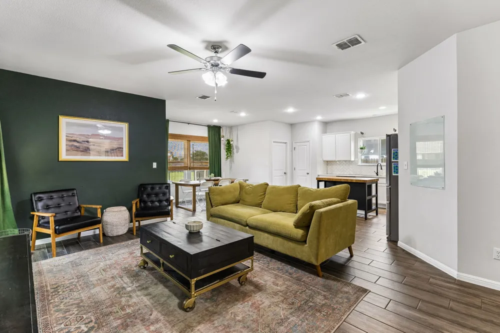 2851 Brand Iron Drive San Marcos, TX 78666
