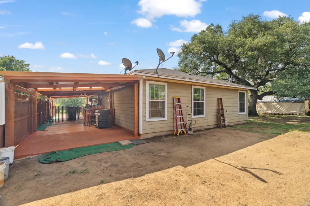 808 Pecan Lane Cottonwood Shores, TX 78657
