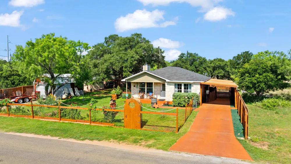 808 Pecan Lane Cottonwood Shores, TX 78657