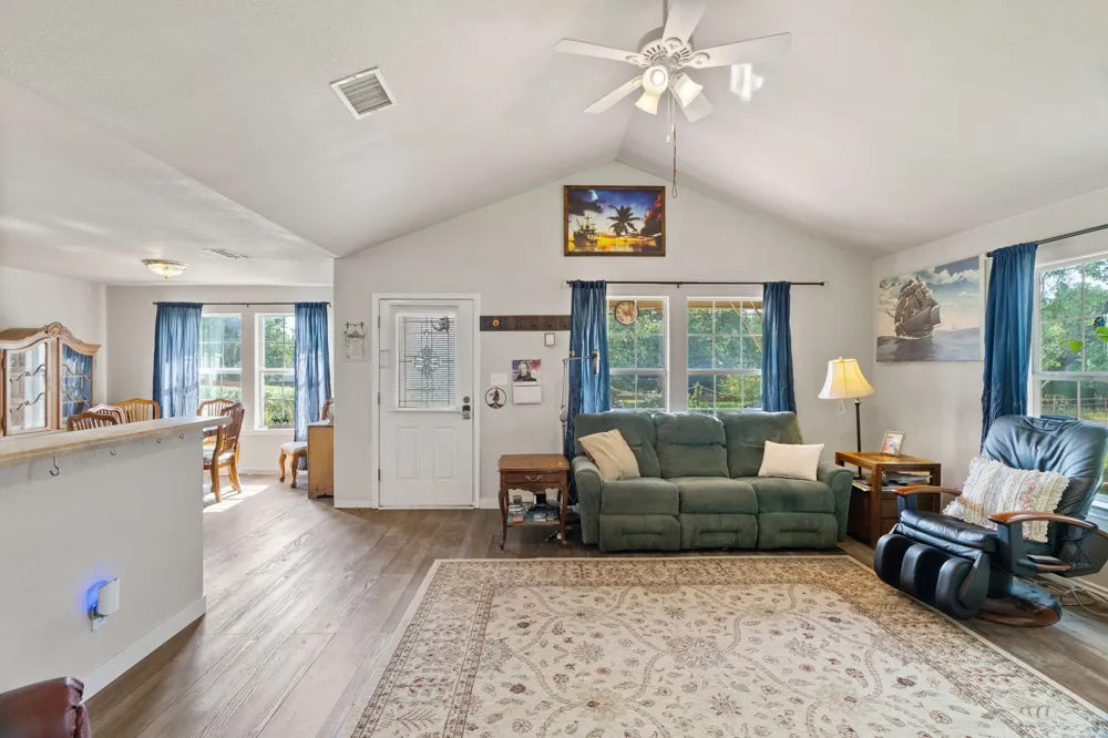 808 Pecan Lane Cottonwood Shores, TX 78657