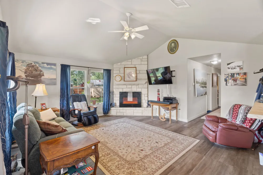 808 Pecan Lane Cottonwood Shores, TX 78657