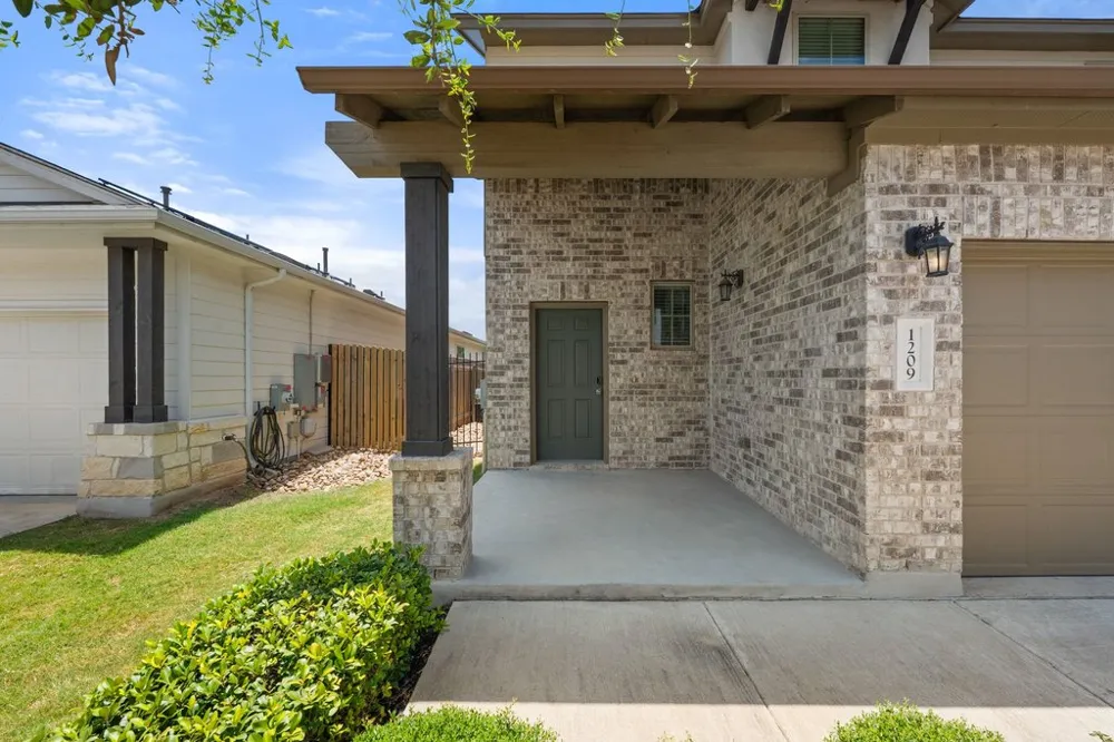 1209 Falconer Way Austin, TX 78748